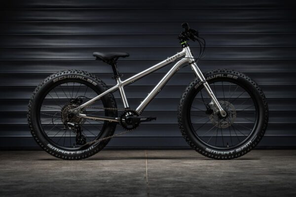 VTT enfant EARLY RIDER Seeker 20 aluminium ultra leger.jpg